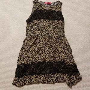 Sleeveless Leopard print dress